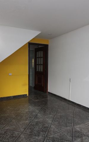 Casa à venda com 193m², 2 quartos e 2 vagasSala