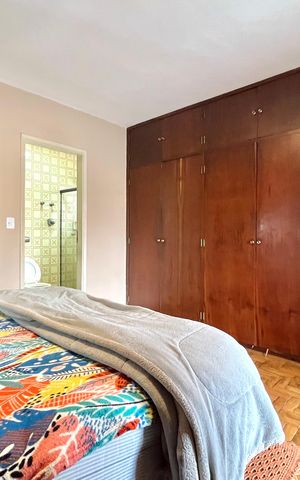 Casa à venda com 220m², 3 quartos e 2 vagasSuite