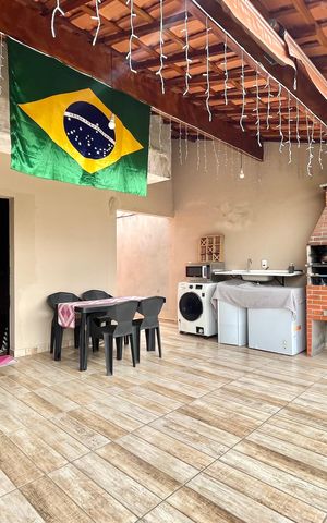 Casa à venda com 220m², 3 quartos e 2 vagasVaranda