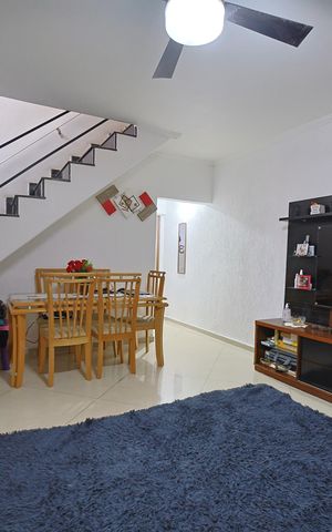 Casa à venda com 320m², 3 quartos e 2 vagasSala