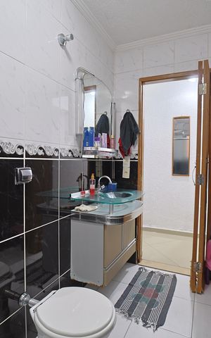 Casa à venda com 320m², 3 quartos e 2 vagasBanheiro Social 2