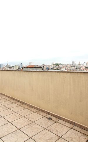 Casa à venda com 450m², 6 quartos e 5 vagas Casa à venda com 450m², 6 quartos e 5 vagasQuintal