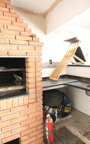 Casa à venda com 450m², 6 quartos e 5 vagas Casa à venda com 450m², 6 quartos e 5 vagasÁrea gourmet