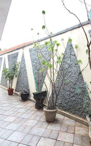 Casa à venda com 450m², 6 quartos e 5 vagas Casa à venda com 450m², 6 quartos e 5 vagasQuintal