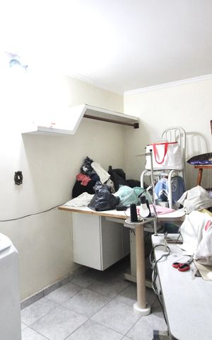 Casa à venda com 450m², 6 quartos e 5 vagas Casa à venda com 450m², 6 quartos e 5 vagasÁrea de serviço