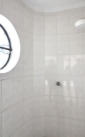 Casa à venda com 450m², 6 quartos e 5 vagas Casa à venda com 450m², 6 quartos e 5 vagasBanheiro 2