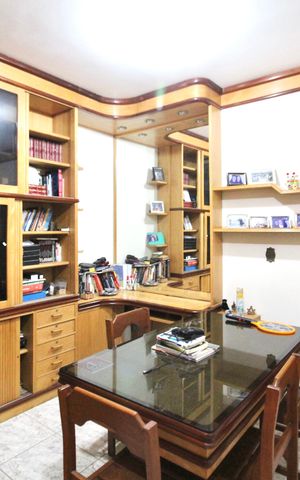 Casa à venda com 450m², 6 quartos e 5 vagas Casa à venda com 450m², 6 quartos e 5 vagasÁrea comum