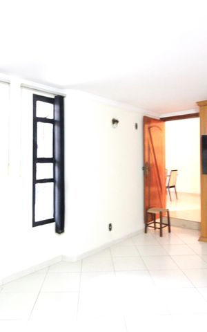 Casa à venda com 450m², 6 quartos e 5 vagas Casa à venda com 450m², 6 quartos e 5 vagasQuarto 1