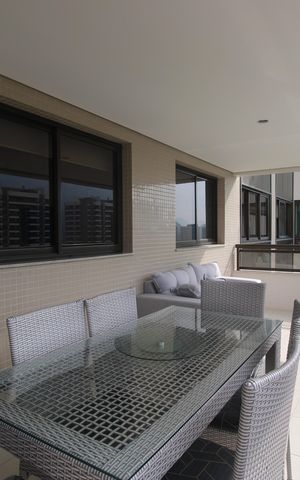Apartamento à venda com 120m², 3 quartos e 2 vagasVaranda