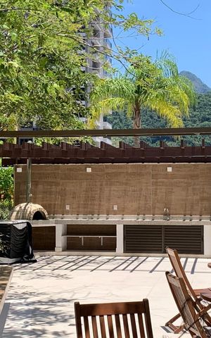 Apartamento à venda com 120m², 3 quartos e 2 vagas Apartamento à venda com 120m², 3 quartos e 2 vagasÁrea comum - Churrasqueira
