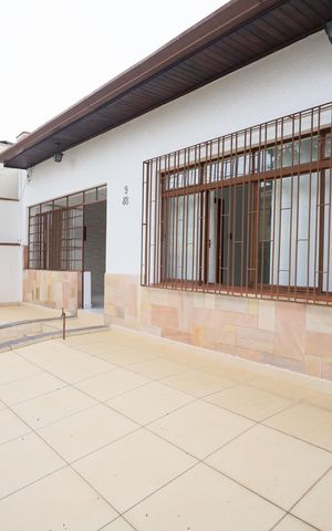 Casa à venda com 250m², 2 quartos e 4 vagasVaranda