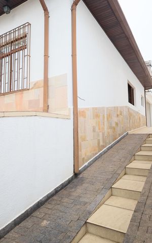 Casa à venda com 250m², 2 quartos e 4 vagasGaragem