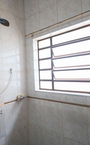 Casa à venda com 250m², 2 quartos e 4 vagasBanheiro