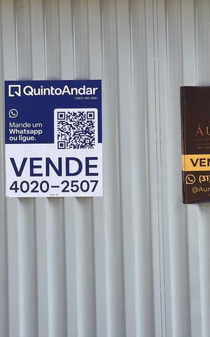 Apartamento à venda com 176m², 3 quartos e 4 vagas Apartamento à venda com 176m², 3 quartos e 4 vagasPlaca instalada no portão tamanho grande com o código RVRC-181