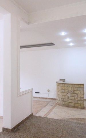 Casa para alugar com 410m², 5 quartos e 6 vagas Casa para alugar com 410m², 5 quartos e 6 vagasSala