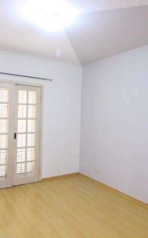 Casa para alugar com 410m², 5 quartos e 6 vagas Casa para alugar com 410m², 5 quartos e 6 vagasSuíte 2