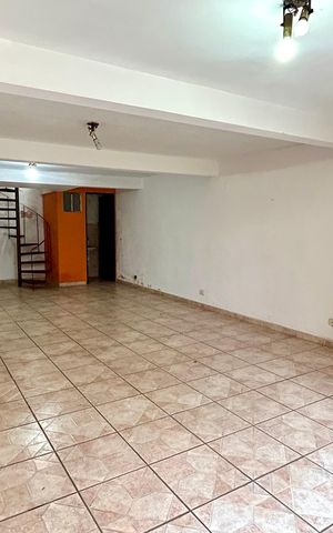 Casa para alugar com 250m², 3 quartos e 4 vagas Casa para alugar com 250m², 3 quartos e 4 vagasGaragem