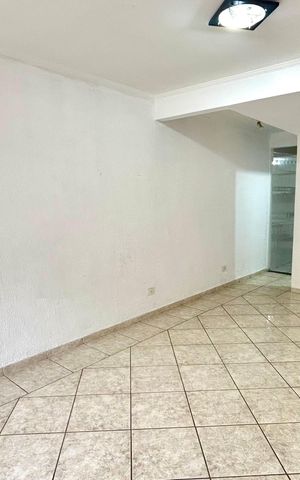 Casa para alugar com 250m², 3 quartos e 4 vagas Casa para alugar com 250m², 3 quartos e 4 vagasSala