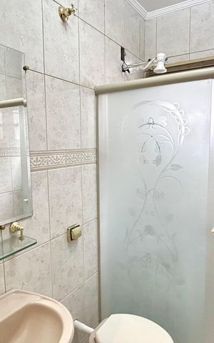 Casa para alugar com 250m², 3 quartos e 4 vagas Casa para alugar com 250m², 3 quartos e 4 vagasBanheiro 1