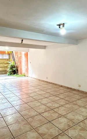Casa para alugar com 250m², 3 quartos e 4 vagas Casa para alugar com 250m², 3 quartos e 4 vagasGaragem