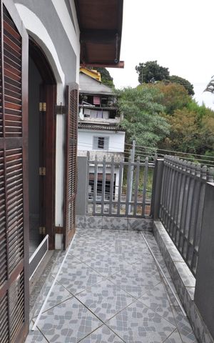 Casa à venda com 360m², 2 quartos e 3 vagasVaranda do Quarto Suíte