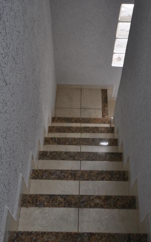 Casa à venda com 360m², 2 quartos e 3 vagasEscada