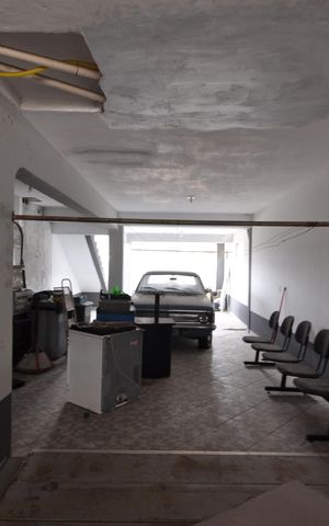 Casa à venda com 360m², 2 quartos e 3 vagasGaragem