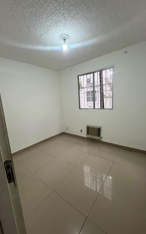 Casa à venda com 55m², 2 quartos e 1 vaga Casa à venda com 55m², 2 quartos e 1 vagaQuarto