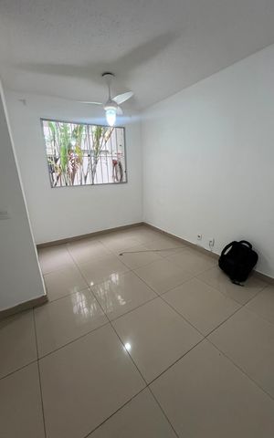 Casa à venda com 55m², 2 quartos e 1 vaga Casa à venda com 55m², 2 quartos e 1 vagaSala