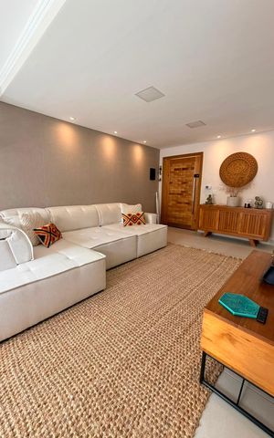 Casa à venda com 165m², 3 quartos e 2 vagas Casa à venda com 165m², 3 quartos e 2 vagasSala