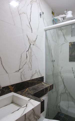 Casa de condomínio para alugar com 131m², 3 quartos e 3 vagasBanheiro social