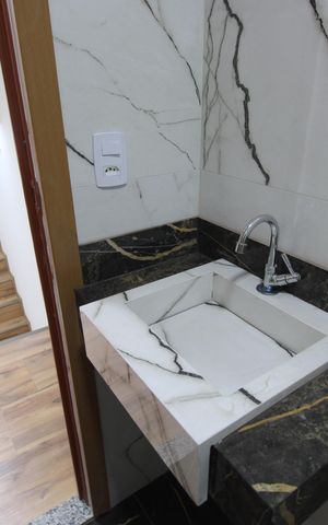 Casa de condomínio para alugar com 131m², 3 quartos e 3 vagasBanheiro social
