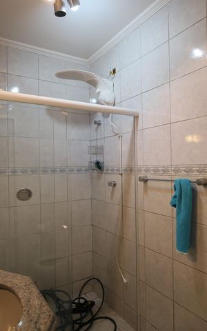 Casa à venda com 150m², 4 quartos e 2 vagasBanheiro 3