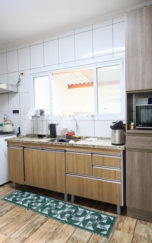 Casa à venda com 150m², 4 quartos e 2 vagasCozinha