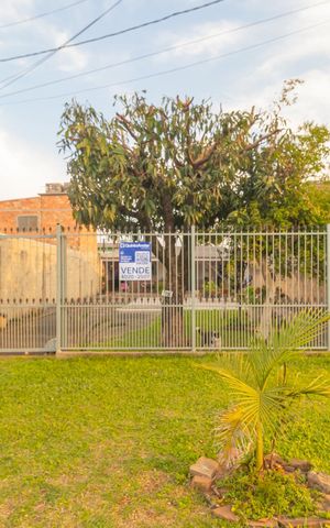Casa à venda com 80m², 2 quartos e sem vaga Casa à venda com 80m², 2 quartos e sem vagaFachada