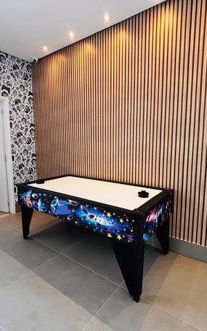Apartamento à venda com 196m², 3 quartos e 3 vagas Apartamento à venda com 196m², 3 quartos e 3 vagasSala de Jogos