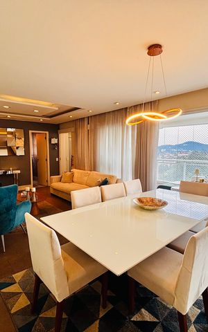 Apartamento à venda com 196m², 3 quartos e 3 vagas Apartamento à venda com 196m², 3 quartos e 3 vagasSala de Jantar