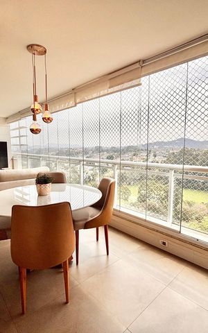 Apartamento à venda com 196m², 3 quartos e 3 vagas Apartamento à venda com 196m², 3 quartos e 3 vagasVaranda