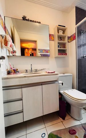 Apartamento à venda com 196m², 3 quartos e 3 vagas Apartamento à venda com 196m², 3 quartos e 3 vagasBanheiro suíte 3