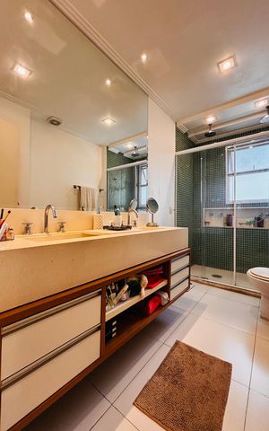 Apartamento à venda com 196m², 3 quartos e 3 vagas Apartamento à venda com 196m², 3 quartos e 3 vagasBanheiro suíte 1