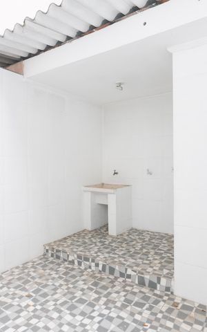 Casa à venda com 74m², 2 quartos e 1 vagaÁrea de Serviço 