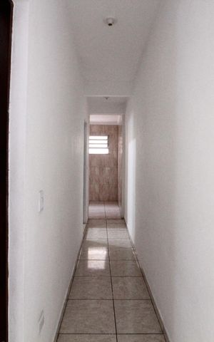 Casa para alugar com 60m², 2 quartos e sem vaga Casa para alugar com 60m², 2 quartos e sem vagaCorredor
