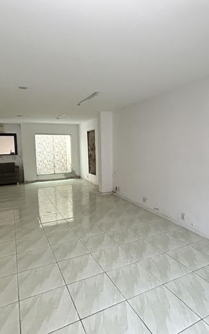 Casa à venda com 190m², 4 quartos e sem vagaSala