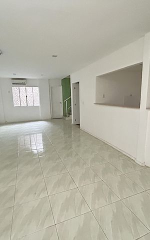 Casa à venda com 190m², 4 quartos e sem vagaSala
