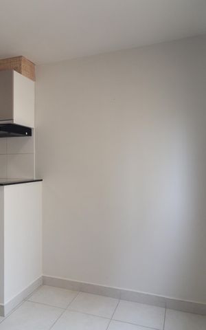 Apartamento à venda com 33m², 2 quartos e sem vaga Apartamento à venda com 33m², 2 quartos e sem vagaSala