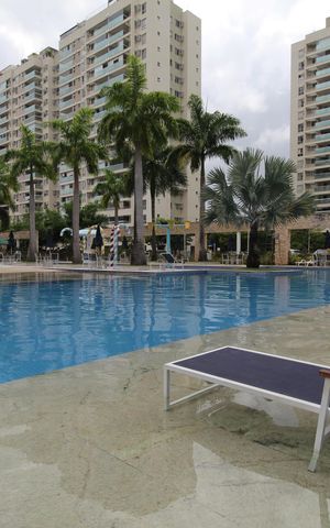 Apartamento à venda com 78m², 3 quartos e 1 vagaÁrea comum - Piscina