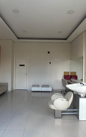 Apartamento à venda com 114m², 3 quartos e 2 vagas Apartamento à venda com 114m², 3 quartos e 2 vagasSalão de beleza