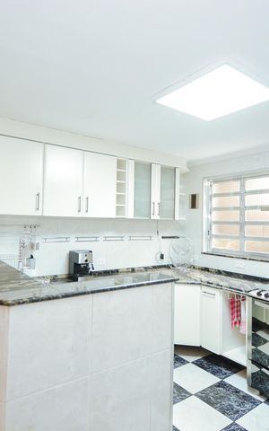 Casa para alugar com 240m², 4 quartos e 4 vagasCozinha