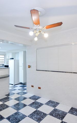 Casa para alugar com 240m², 4 quartos e 4 vagasCopa