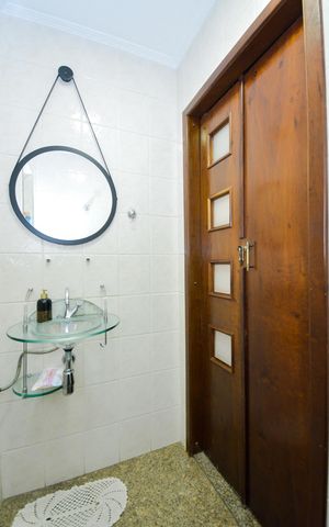 Casa para alugar com 240m², 4 quartos e 4 vagasLavabo